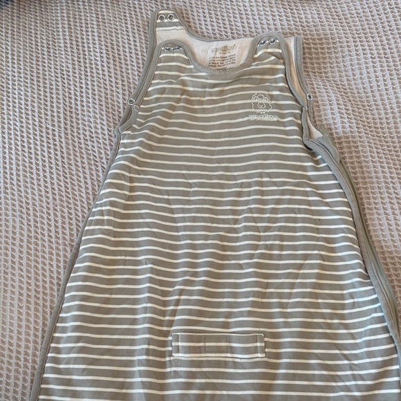 Woolino merino wool Taupe and White Striped Baby Sleep Sack - Picture 2 of 6